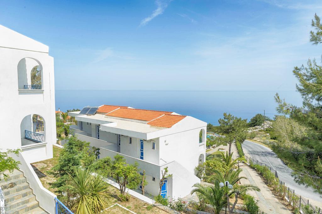 Karras Star Hotel Evdhilos Bagian luar foto