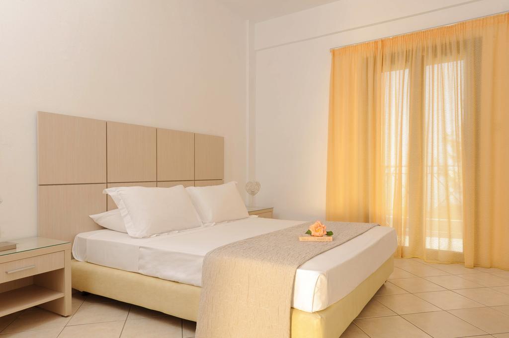 Karras Star Hotel Evdhilos Bagian luar foto